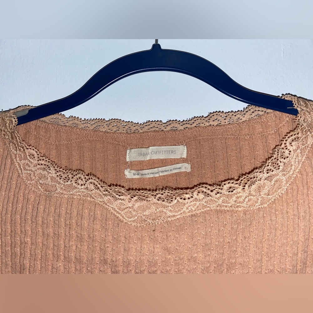 Urban Outfitters Laces Collard Ribbed 3/4 Sleeves - Picture 6 of 6